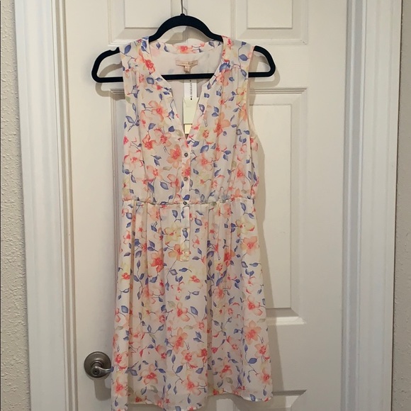 Dress - Picture 1 of 3